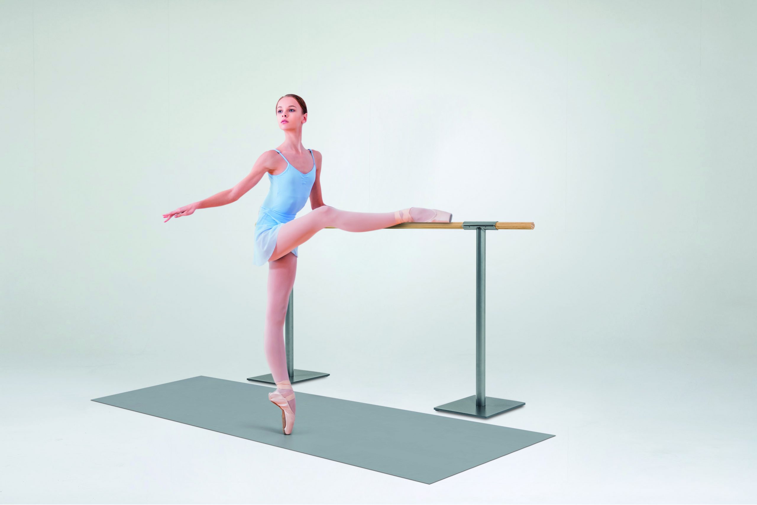 Soporte doble para barra de ballet con fijación a pared - - 3D